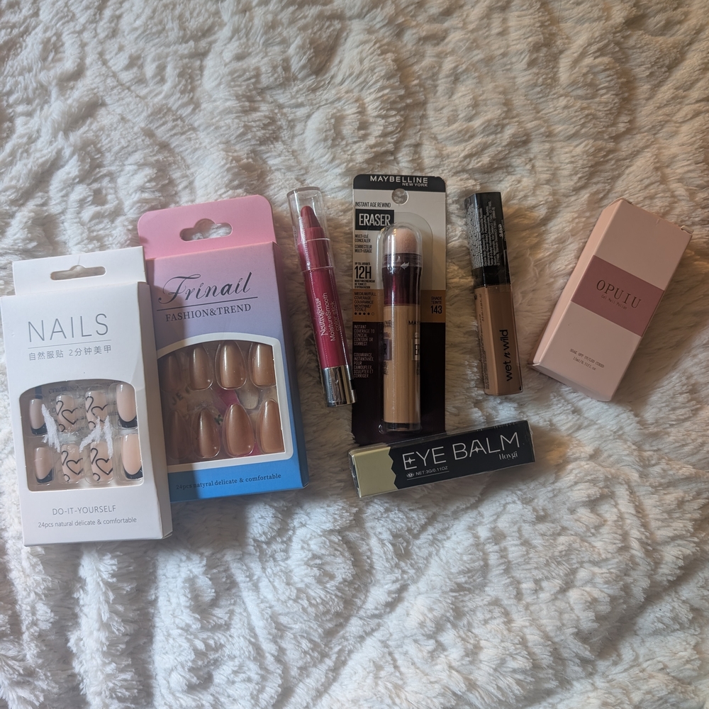Maybelline Cream Press-On Nails Makeup